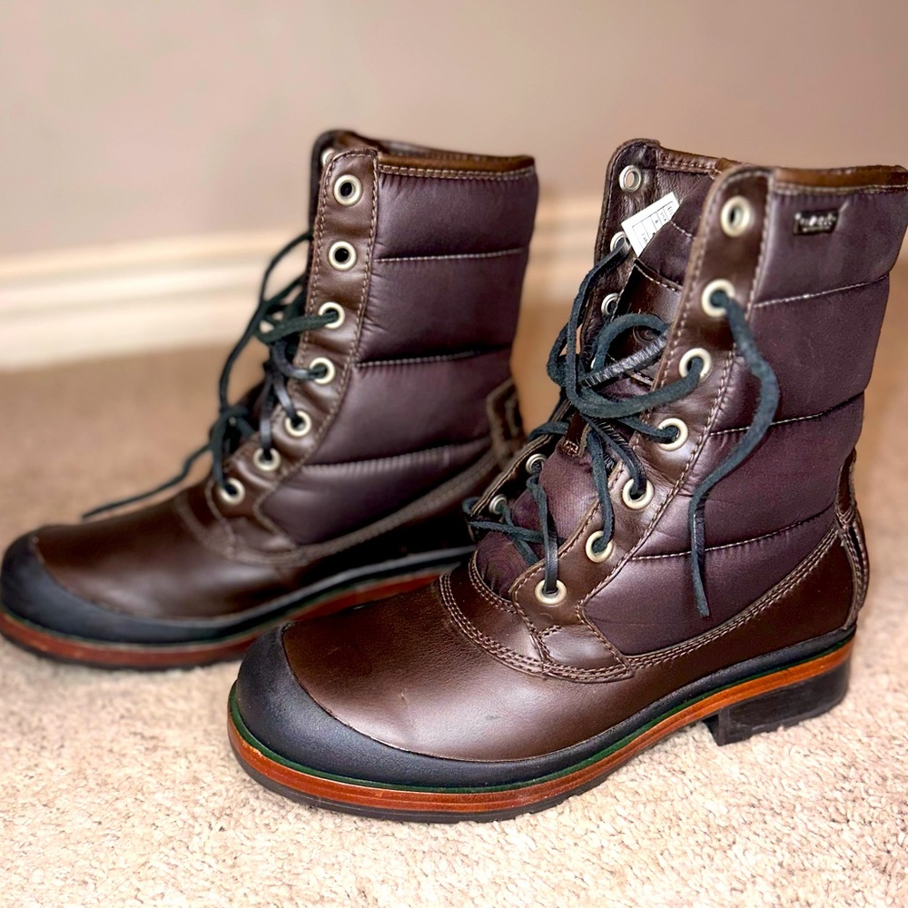 UGG Hamric Snow Boot - US 8 - brown leather.